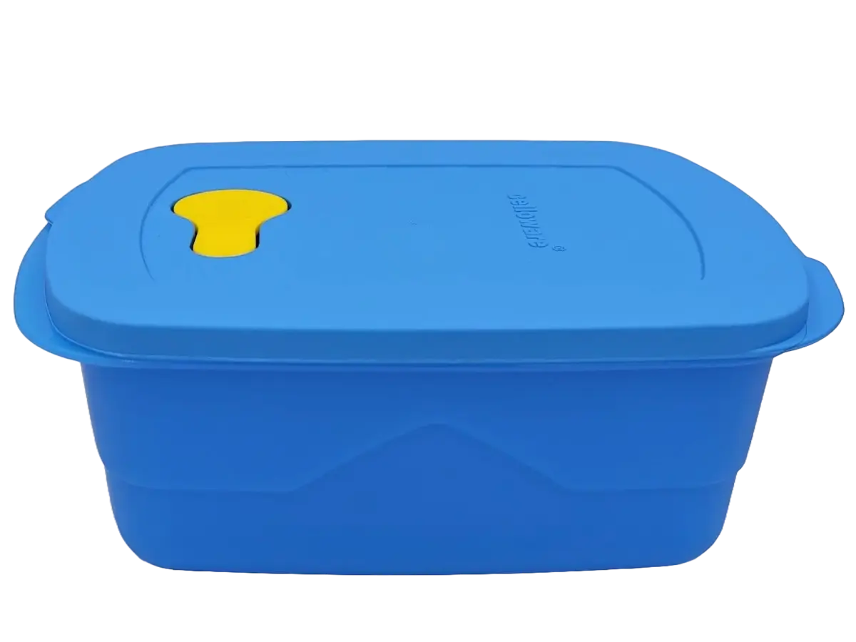 Cello MAX FRESH food container usable in microwave and fridge 2000ml blue